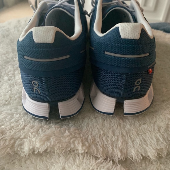 On Running shoes - Picture 2 of 4